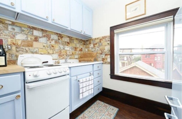 Historic "Chauffeurs Quarters" Tiny House by Midtown, on Studebaker Estate