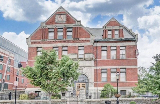 Historic Condo in the Heart of Mount Adams
