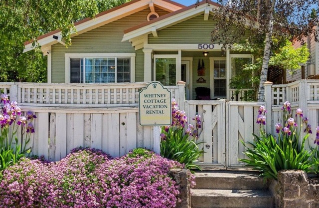 Automne * dimanche - jeudi 99 $. 00 Licencié & Assuré. Centre-ville Shasta Cottage