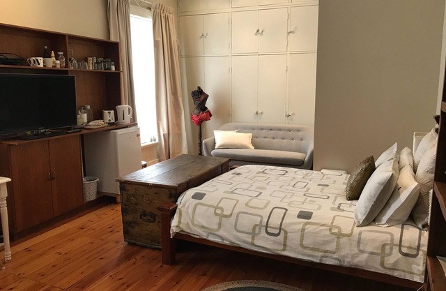 Historic Courthouse with stunning bathroom- doorstep to Barossa