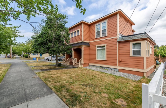 Historic One Anacortes Downtown One Bedroom Apartment