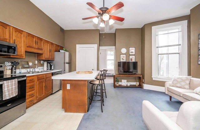 Historic Gem Russell Suite 3 – A Downtown Dream!