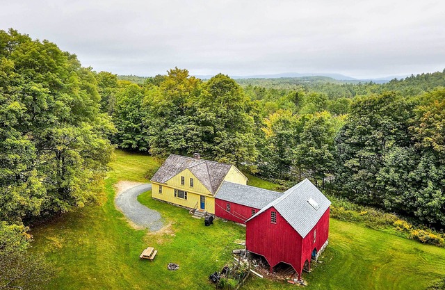 Maison historique de la région de Hanovre, à 16 miles de Dartmouth!