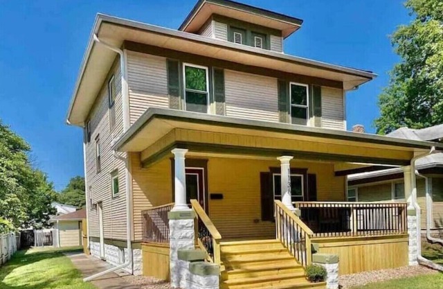 Historic Home Near Downtown 4 beds, 1 Bathroom, 2 Car Garage.