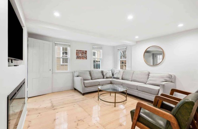 Historic home w/ charming courtyard