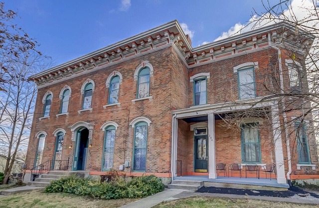 Historic Home w/ Pool & Hot Tub - Spooky Nook / Main St!