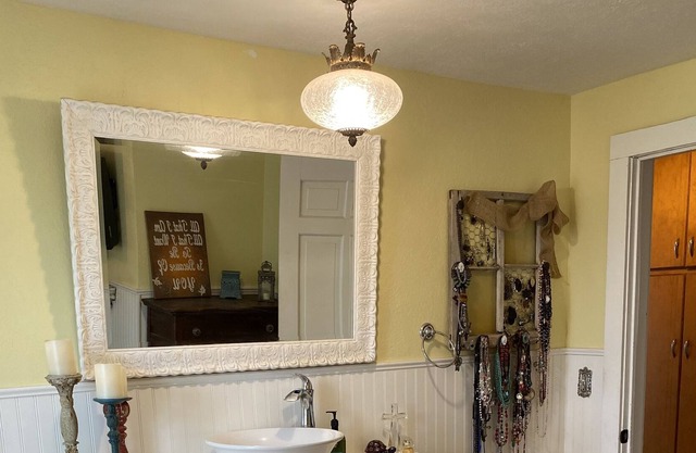 Historic Home with hard wood and charm room for the entire family.