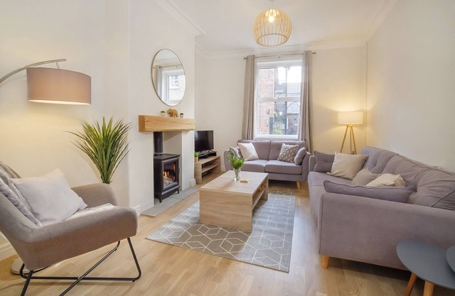 Historic House in the Heart of the City Centre - sleeps 7 guests in 3 bedrooms