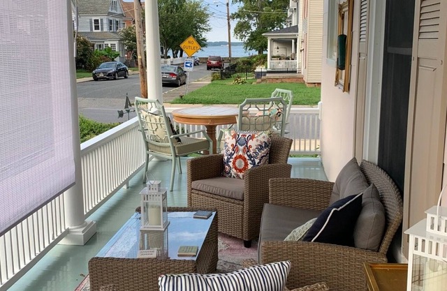 Historic Marina District-1 BR-1.5 Bath-River Vu-Ironman Route-AC-Laundry-Parking
