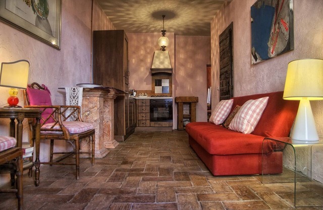 HISTORIC MEDIEVAL 2-bedroom townhome in MAGICAL Tuscania