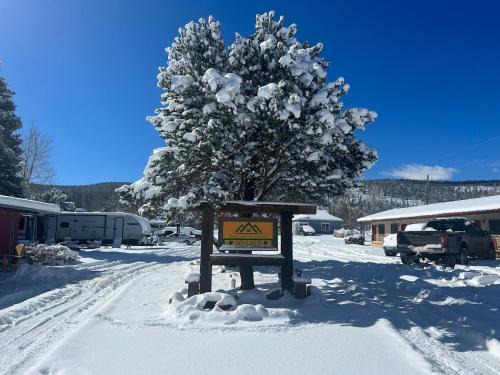 Historic Mora Inn & RV Park