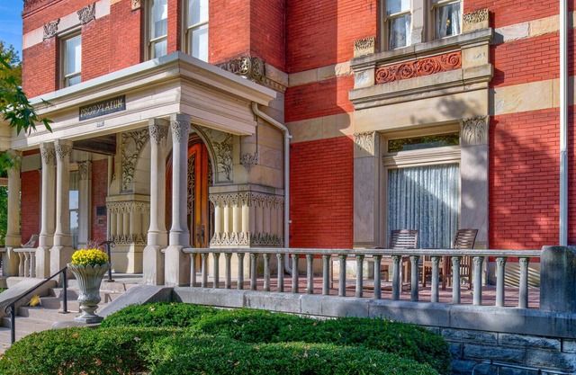 Historic Northside Mansion, 14 Guests, Downtown Indy