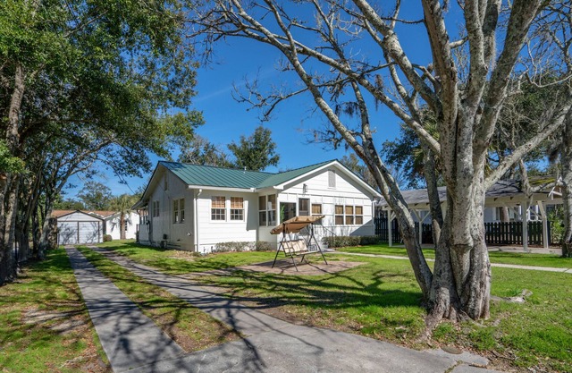 Historic Old Town Cottage w/ Golf Cart