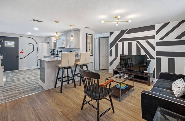 Historic Palmetto Monochrome retreat