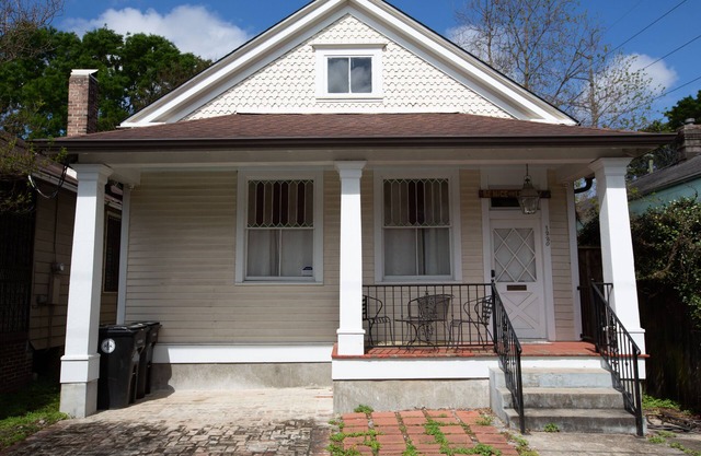 Historic Riverbend Cottage: quartier très praticable, à deux rues du tramway!