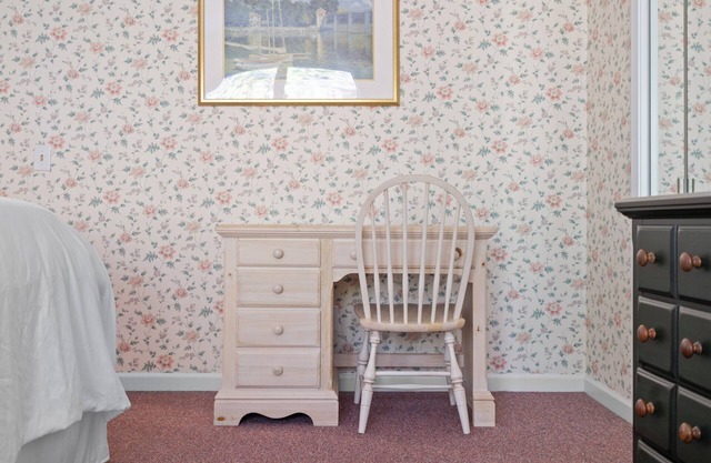 Historic Souther Country Inn - Spacious Retreat!