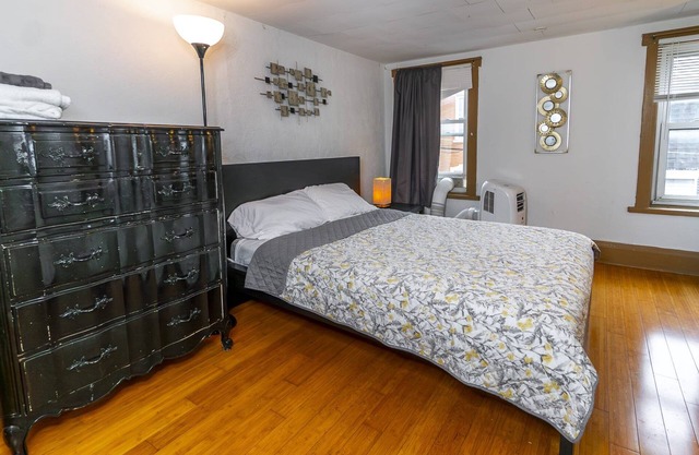 Charming Guest House - Pittsburgh's Little Italy!