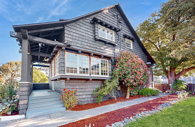 Maison historique de trois chambres près des commerces et restaurants-Un pâté de maisons de Humbolt Bay