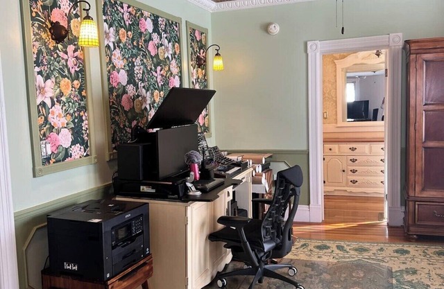Historic Cottage 2 Bedroom 2 Bath Fast Wifi