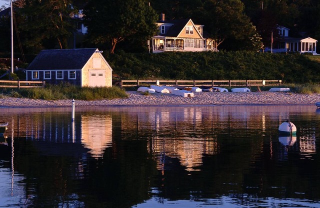 Accueil Waterfront historique dans le centre-ville de Vineyard Haven