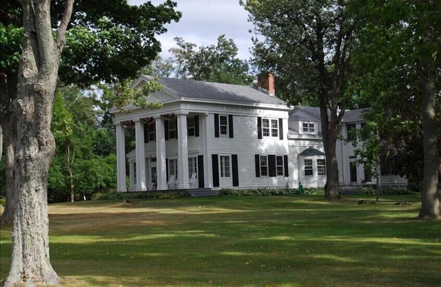 Demeure historique au bord de l'eau