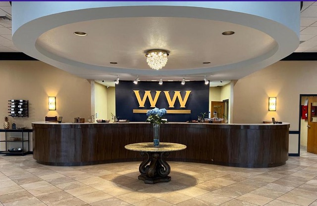 Historic Whispering Woods Hotel & Conference Center
