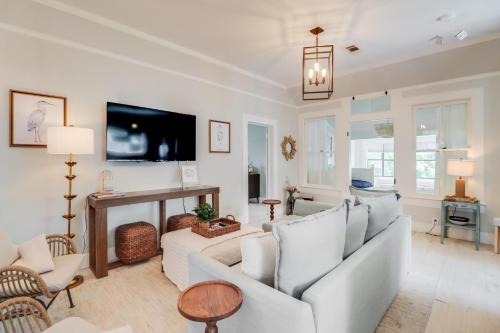 Historical Beach Cottage in the core of Downtown Ocean Springs