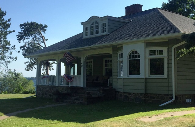 Bungalow historique sur le lac Metonga