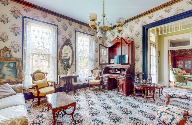 Historical Home w/ Modern Conveniences w/ Porches