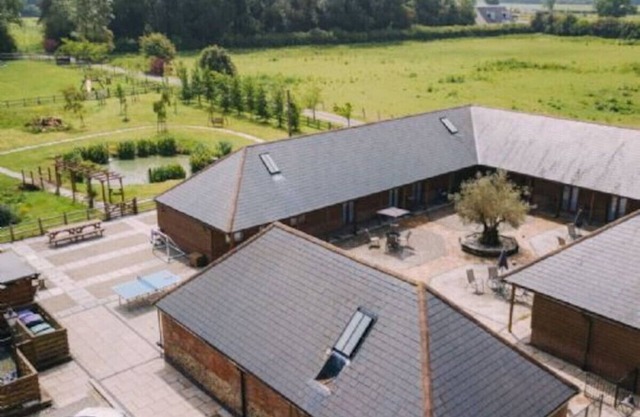 Hoad Farm Cottages, Acrise, Folkestone