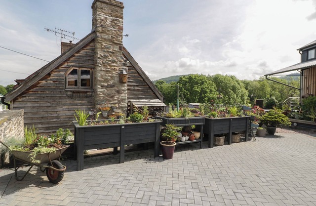 Hoarders Cottage
