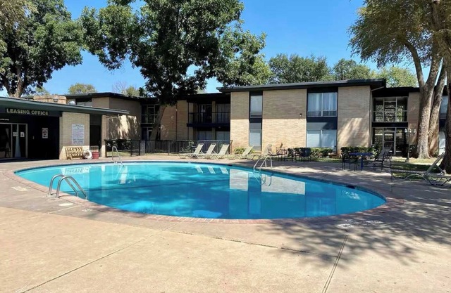 Hoff Gardens 9 - 2BR 2BA - Seasonal Pool