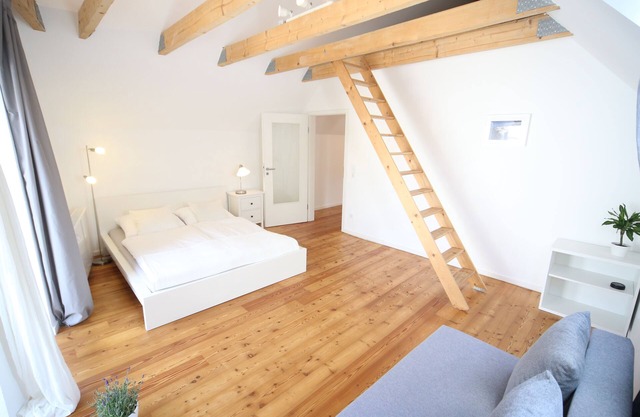 "Hofhaus": petite maison confortable avec jardin XL et cour méditerranéenne, Mainz-Finthen