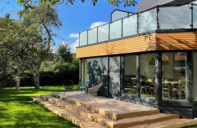 Hohwaii Villa, 300m², for 14-16 persons (3 apartments)