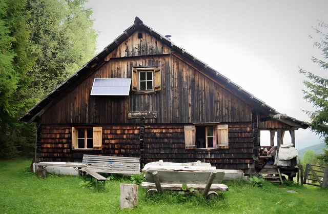 Maison de vacances 'Meissnitzer Almhütte' avec vue sur les montagnes, terrasse et jardin privé
