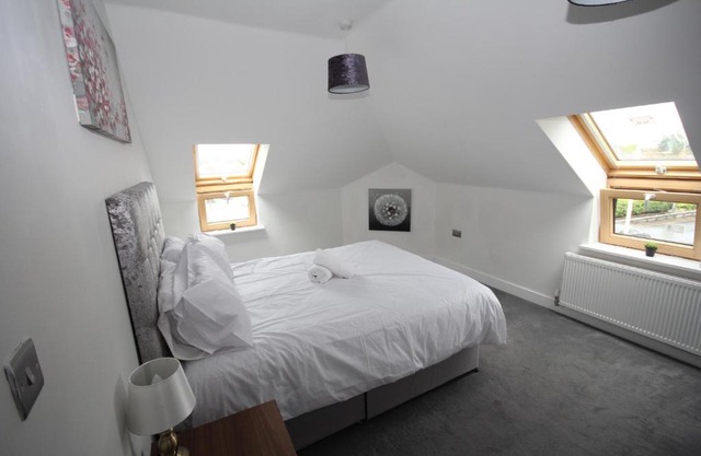 Holden Court Apartment 5