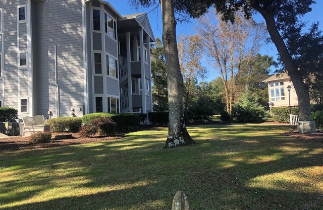 Holden Hideaway - Lockwood Folly Golf Course!!