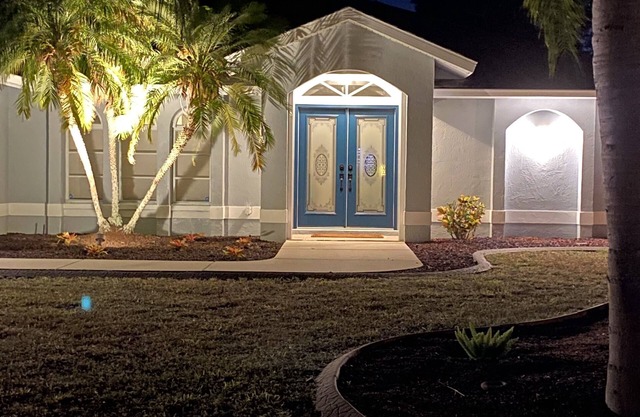Renovated Villa on Pinemoor Golf Course with two king suites