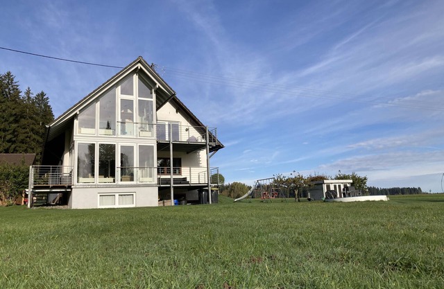 Appartement de vacances "Naturzeit" avec jardin d'hiver, balcon et grand jardin commun.