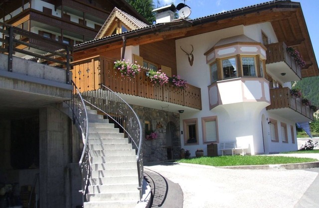 Appartement de vacances "Villa Mazzel - Cima 12" avec Wi-Fi et vue sur les montagnes