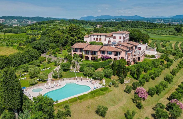 Appartement de vacances avec vue sur le lac, climatisation, WiFi et piscine