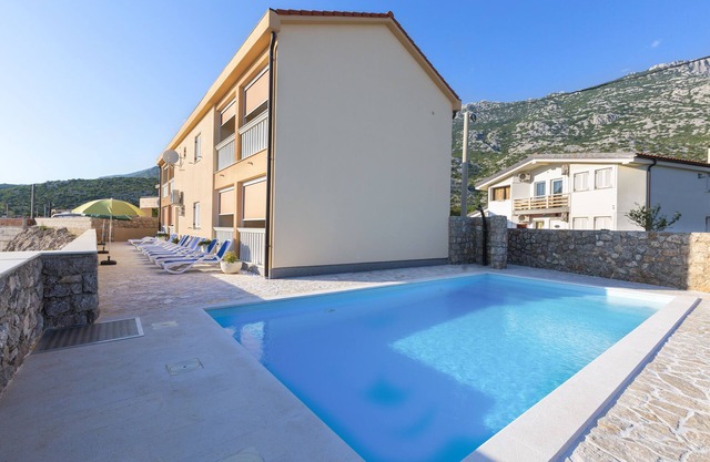 Holiday apartmant Anabella with pool Top 1