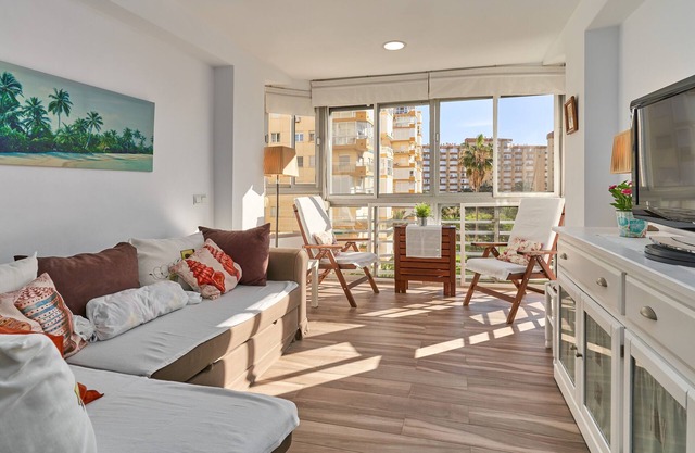 "Apartamento Amador" avec vue sur la mer, piscine et jardin.