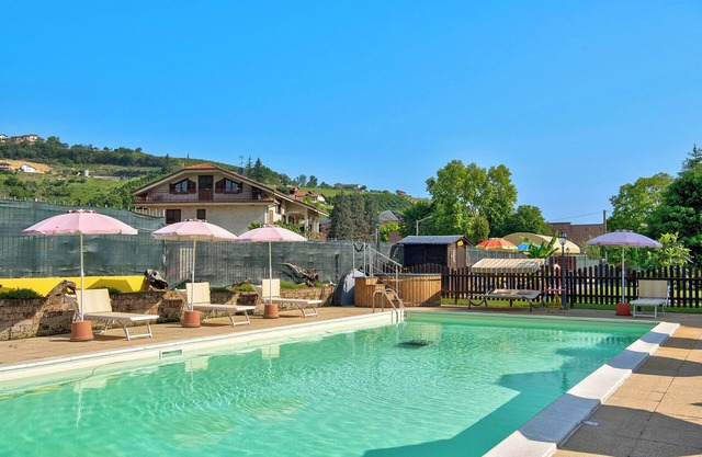 Appartement de vacances 'Clematis' dans le Piémont, avec piscine commune, jardin et sauna