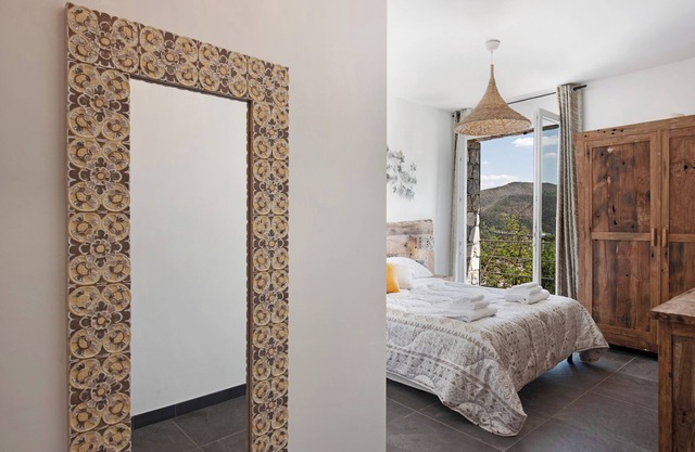 Appartement de vacances "Villa Lice - Coronata" avec vue sur les montagnes, piscine et Wi-Fi