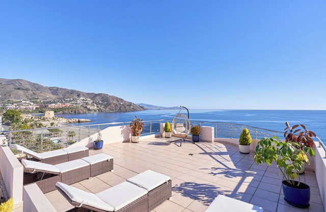 Appartement de vacances 'Argali Beach' près de la plage avec vue sur la mer, terrasse et Wi-Fi