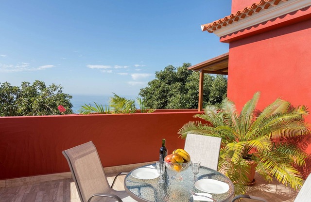 Appartement de vacances "Casa Quintana - Apartamento Ángela" avec vue sur mer et terrasse