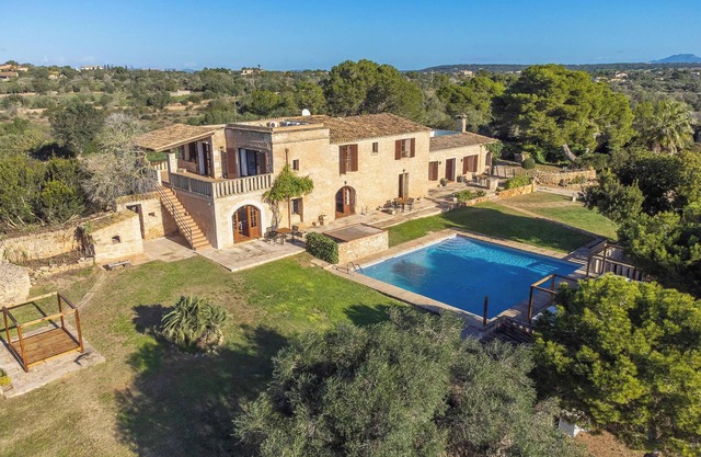 Appartement de vacances "Es turo de Cabrera" avec jardin, piscine et climatisation