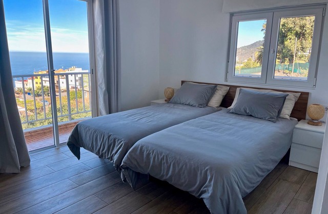 'Ten Days -App 4- Los Gigantes' avec vue sur la mer, Wi-Fi et climatisation