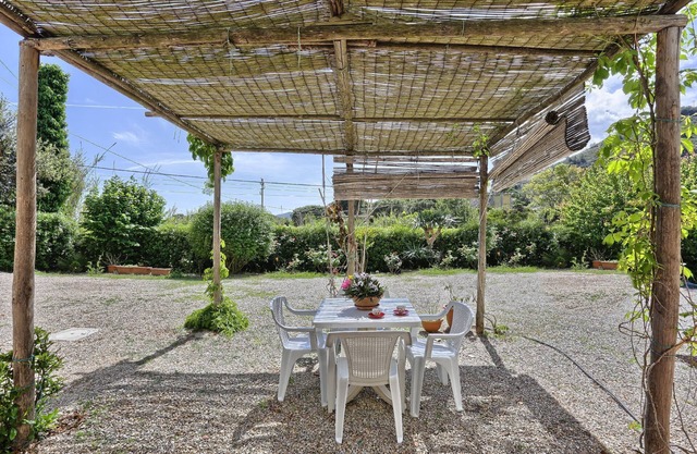 Appartement de vacances "Il Giardino Nel Sole Bilo" avec climatisation, jardin et terrasse